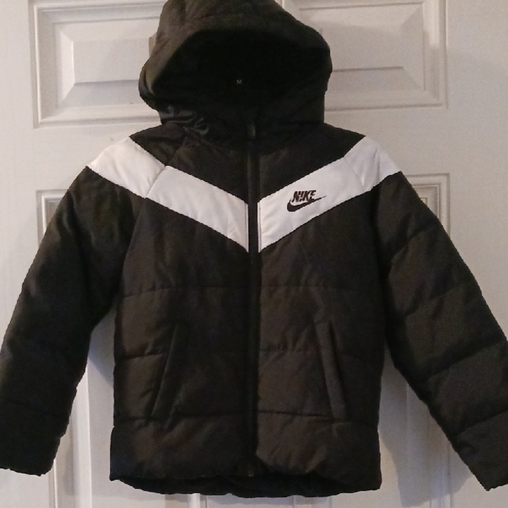 **Kids 6-7 Black & White NIKE Puffer Zip Up Hooded Jacket